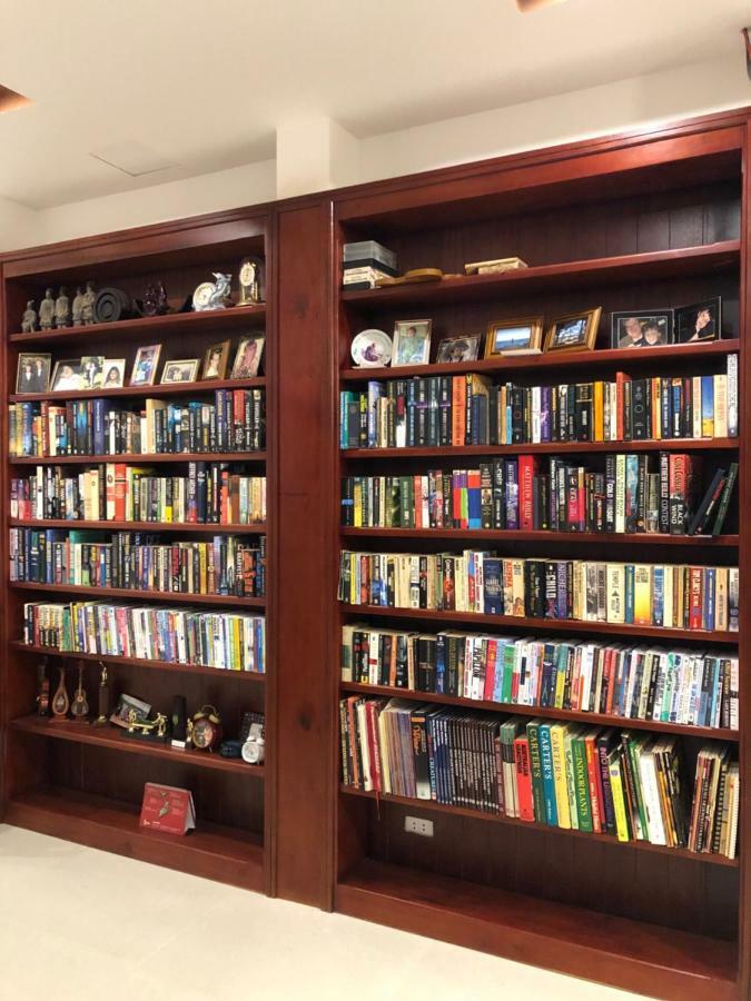 Little Library Villa Хойан Экстерьер фото